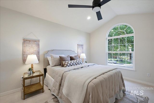 3064 E Nature Dr, Boise, ID 83706