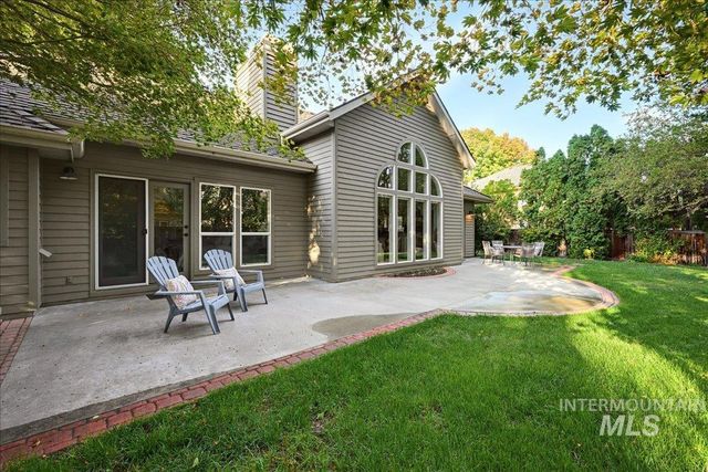 3064 E Nature Dr, Boise, ID 83706