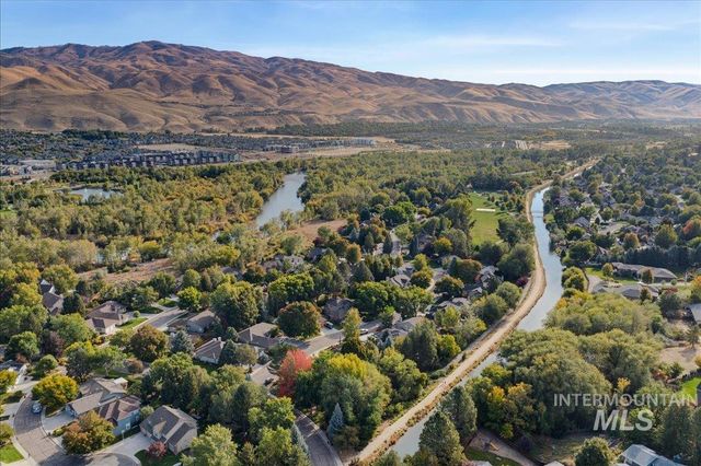 3064 E Nature Dr, Boise, ID 83706