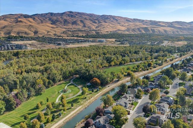3064 E Nature Dr, Boise, ID 83706