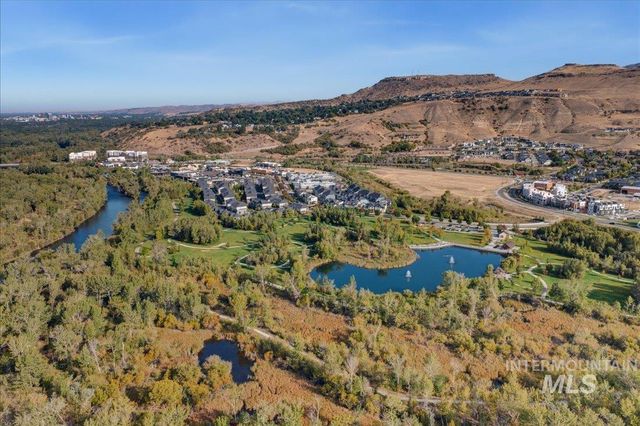 3064 E Nature Dr, Boise, ID 83706