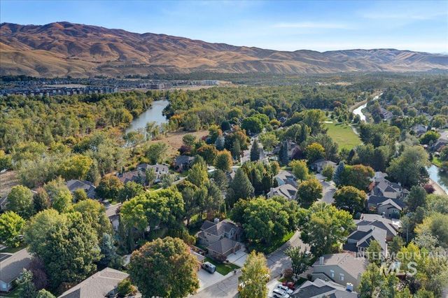 3064 E Nature Dr, Boise, ID 83706