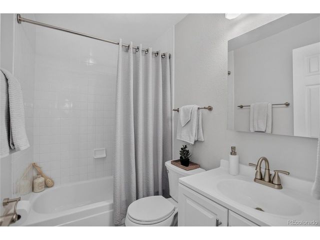 1843 S Pierson Ct, Lakewood, CO 80232