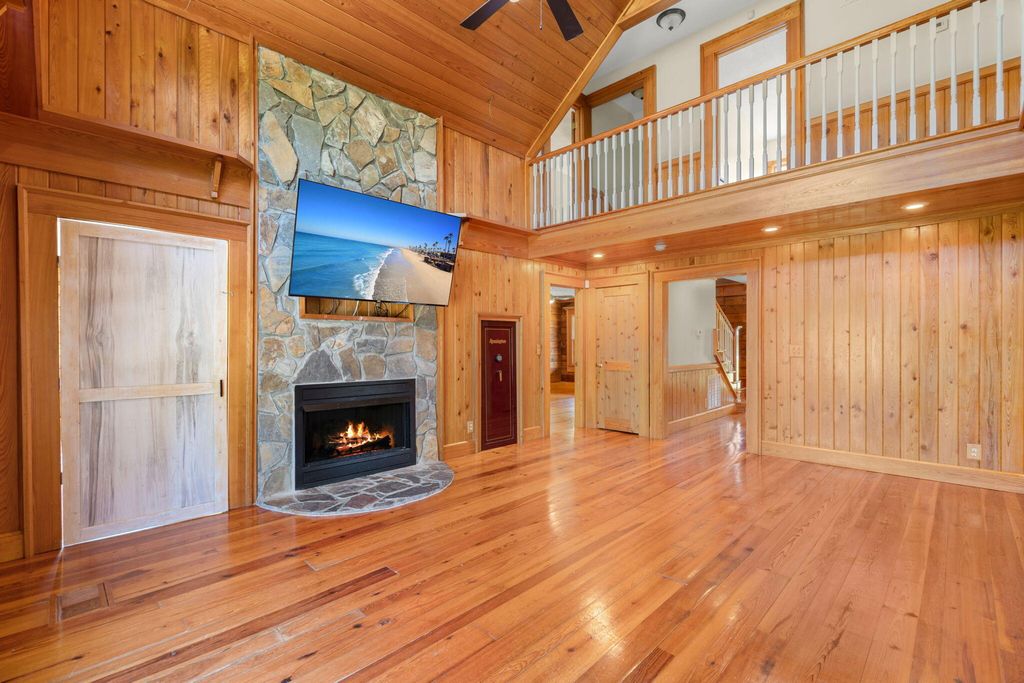 Image 13 of property listing at 3936 Lodge Highway, Smoaks, SC 29481