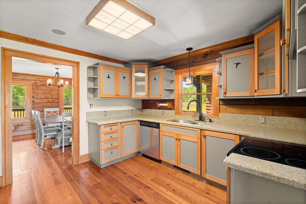 Image 16 of property listing at 3936 Lodge Highway, Smoaks, SC 29481