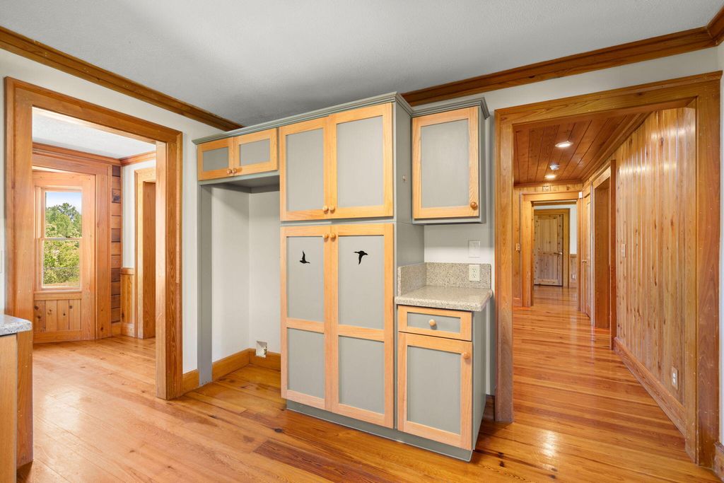 Image 18 of property listing at 3936 Lodge Highway, Smoaks, SC 29481