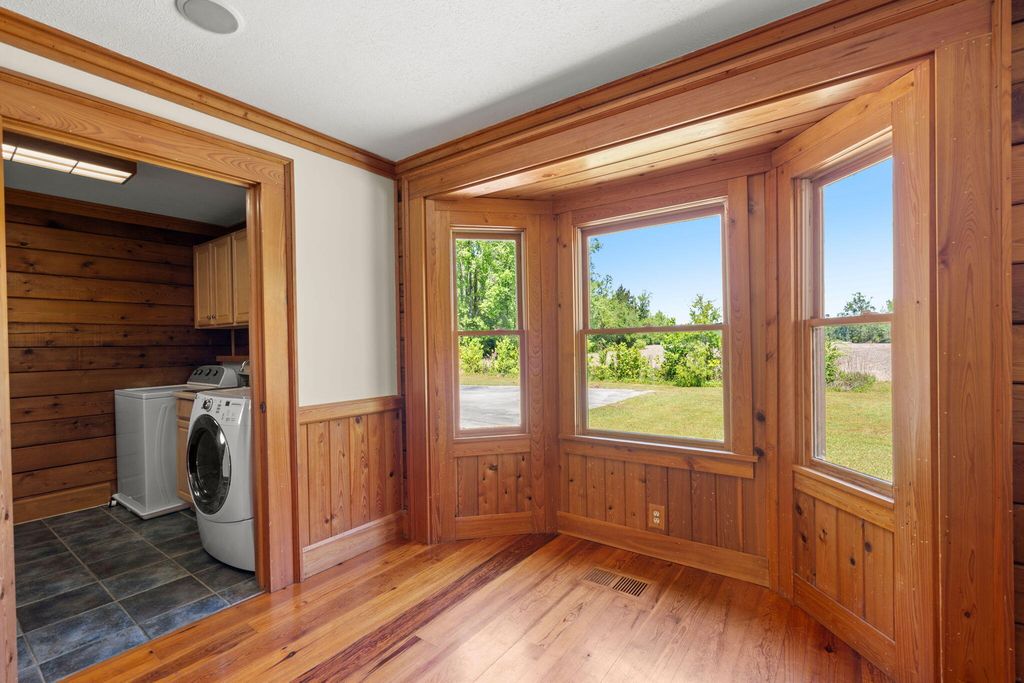 Image 20 of property listing at 3936 Lodge Highway, Smoaks, SC 29481