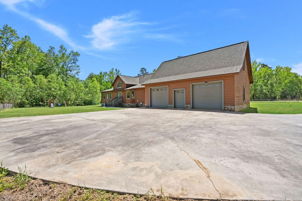 Image 35 of property listing at 3936 Lodge Highway, Smoaks, SC 29481