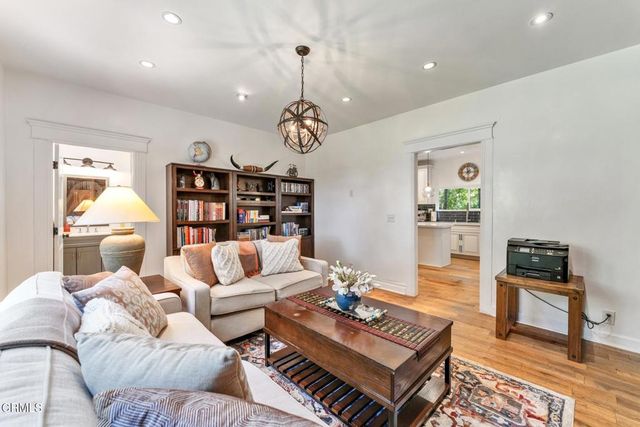1135 Fairview Drive, La Canada Flintridge, CA 91011
