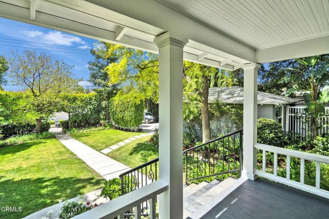1135 Fairview Drive, La Canada Flintridge, CA 91011