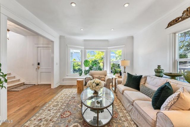 1135 Fairview Drive, La Canada Flintridge, CA 91011