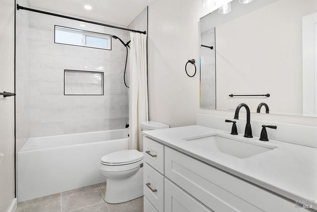 7685 Beverly Dr, Rohnert Park, CA 94928