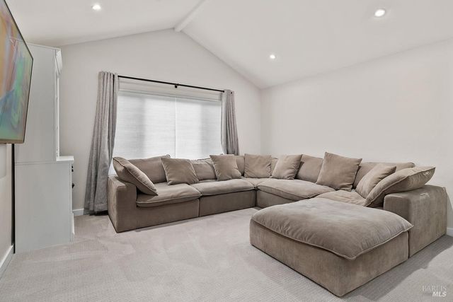 7685 Beverly Dr, Rohnert Park, CA 94928