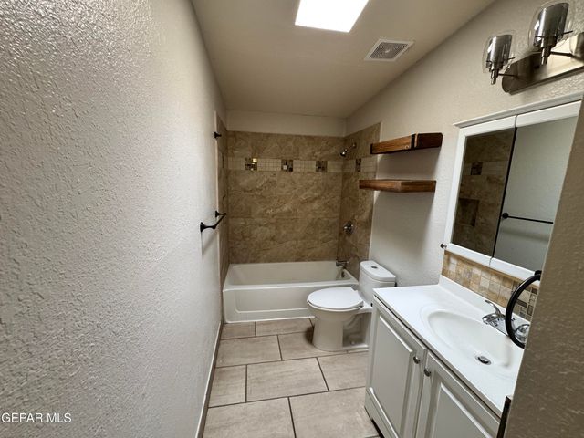 3977 LAS CASITAS B, El Paso, TX 79938