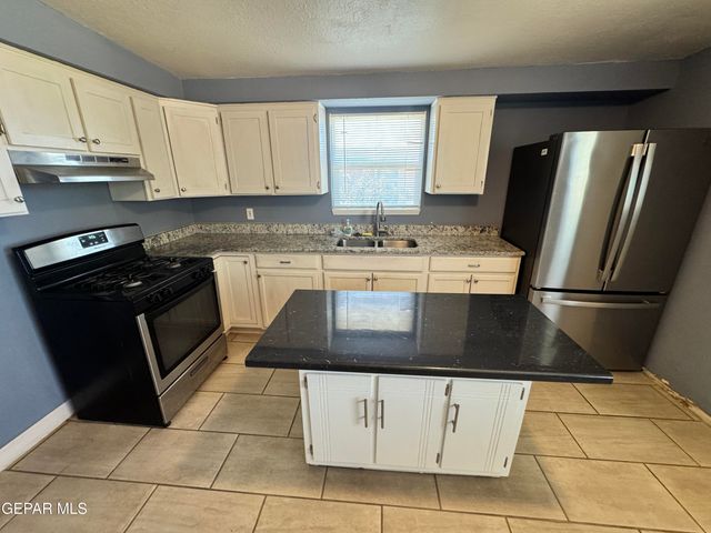 3977 LAS CASITAS B, El Paso, TX 79938