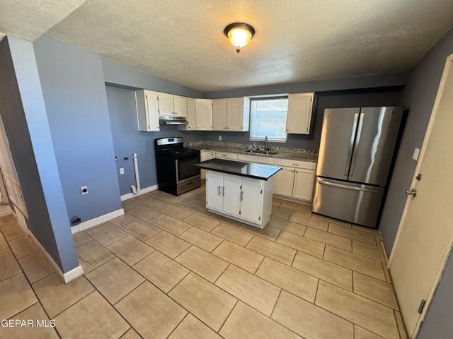 3977 LAS CASITAS B, El Paso, TX 79938