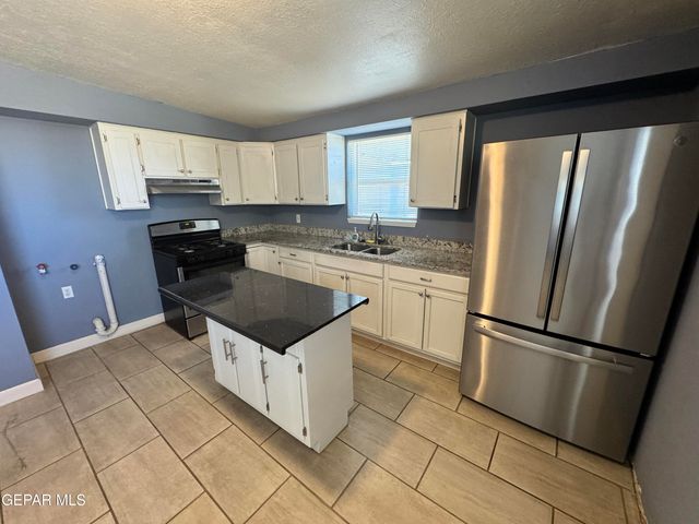 3977 LAS CASITAS B, El Paso, TX 79938