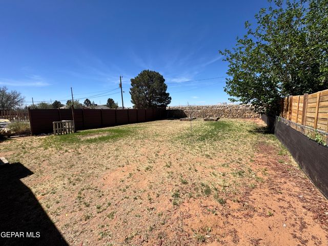 3977 LAS CASITAS B, El Paso, TX 79938