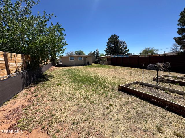 3977 LAS CASITAS B, El Paso, TX 79938