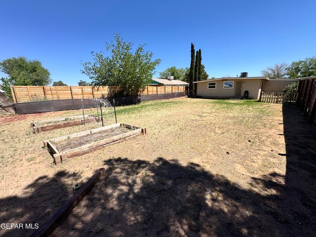 3977 LAS CASITAS B, El Paso, TX 79938