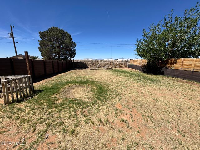 3977 LAS CASITAS B, El Paso, TX 79938