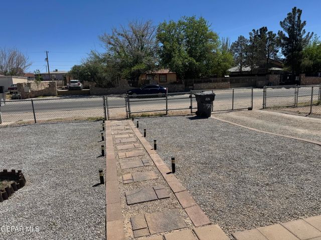 3977 LAS CASITAS B, El Paso, TX 79938