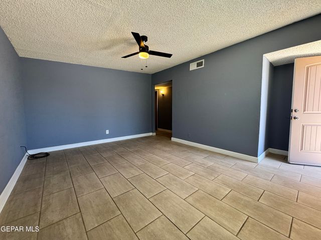 3977 LAS CASITAS B, El Paso, TX 79938