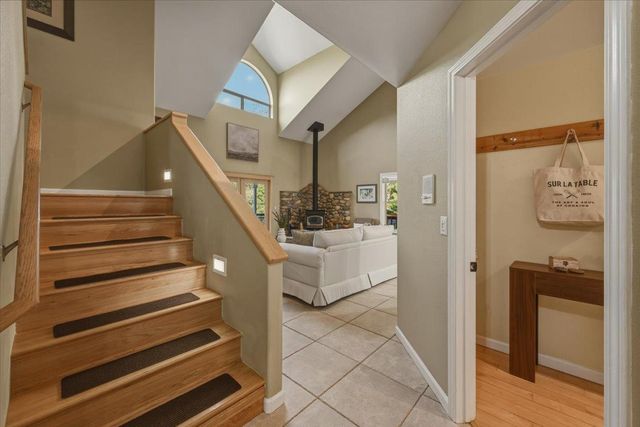 14624 Cherokee Ln, Grass Valley, CA 95945
