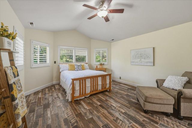 14624 Cherokee Ln, Grass Valley, CA 95945