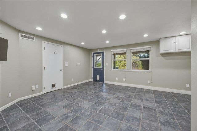 14624 Cherokee Ln, Grass Valley, CA 95945