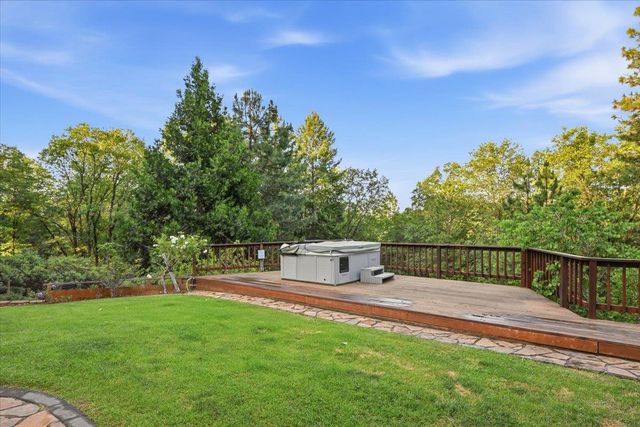 14624 Cherokee Ln, Grass Valley, CA 95945