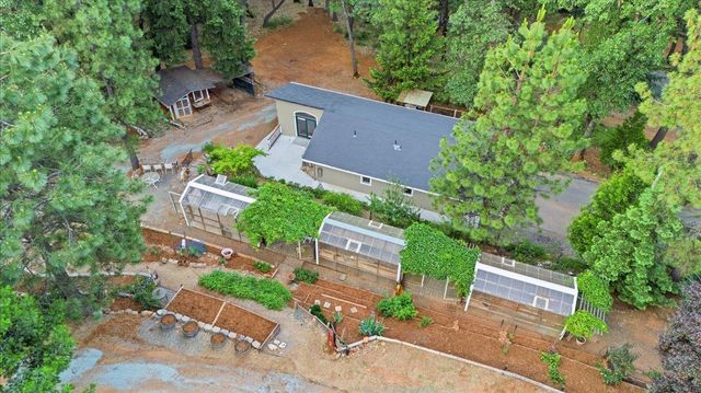 14624 Cherokee Ln, Grass Valley, CA 95945