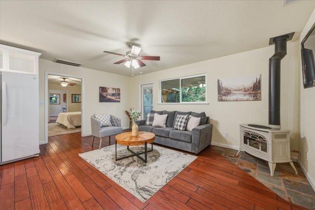 14624 Cherokee Ln, Grass Valley, CA 95945