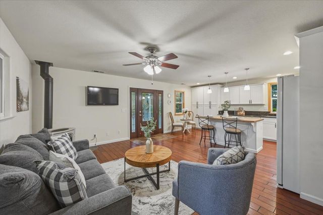 14624 Cherokee Ln, Grass Valley, CA 95945