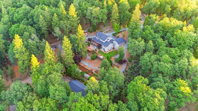 14624 Cherokee Ln, Grass Valley, CA 95945