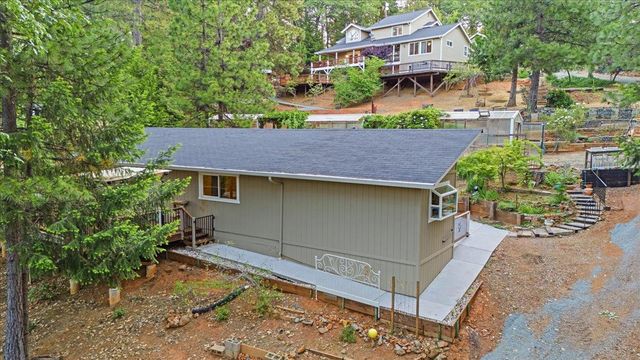 14624 Cherokee Ln, Grass Valley, CA 95945