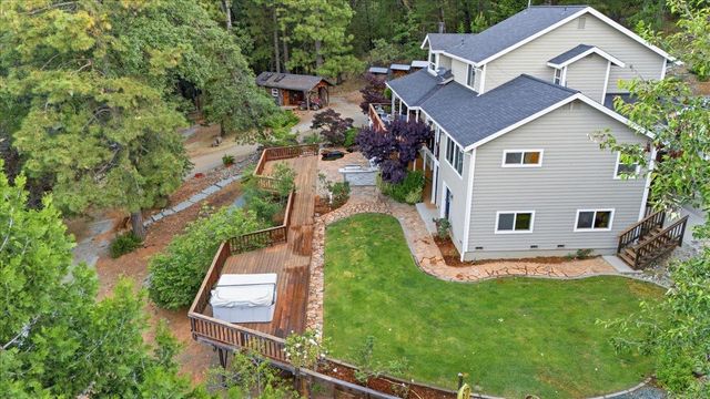 14624 Cherokee Ln, Grass Valley, CA 95945