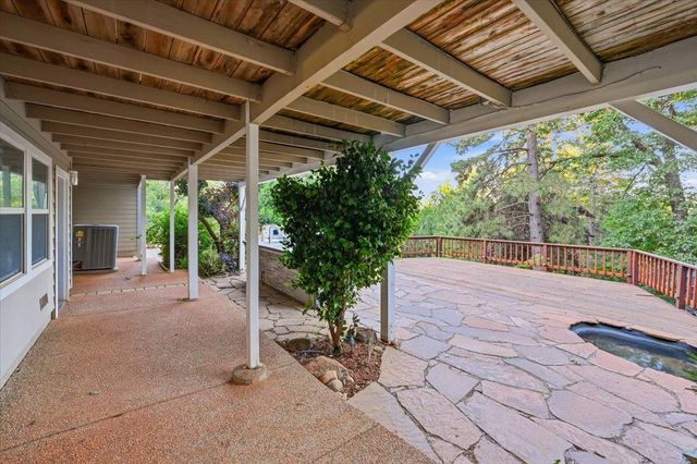 14624 Cherokee Ln, Grass Valley, CA 95945