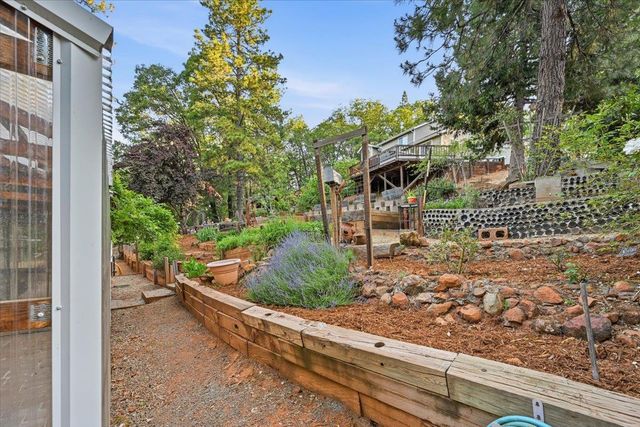14624 Cherokee Ln, Grass Valley, CA 95945