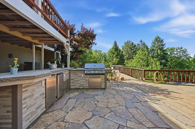 14624 Cherokee Ln, Grass Valley, CA 95945