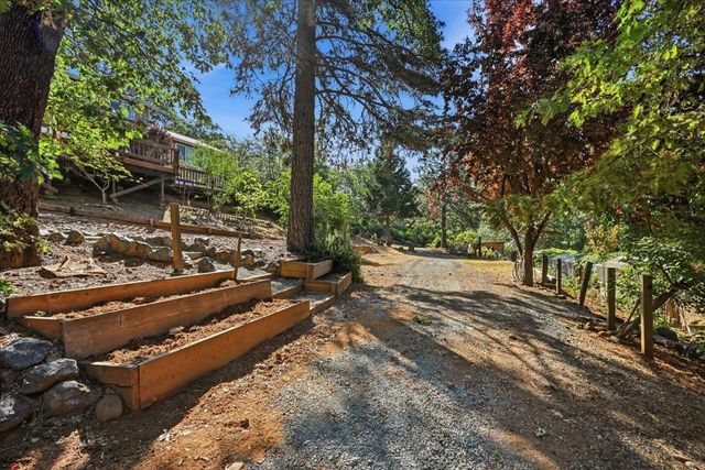 14624 Cherokee Ln, Grass Valley, CA 95945