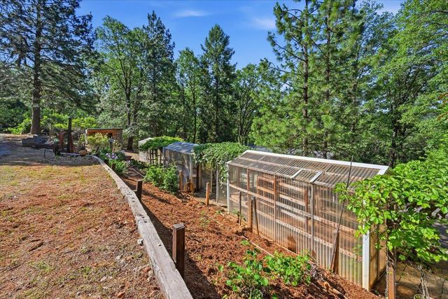 14624 Cherokee Ln, Grass Valley, CA 95945