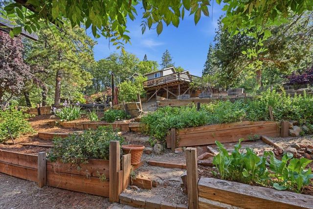 14624 Cherokee Ln, Grass Valley, CA 95945