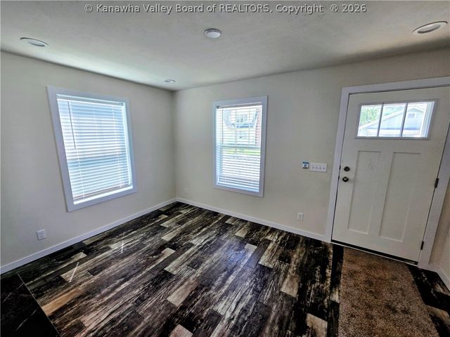 1514 2nd Avenue, Charleston, WV 25387