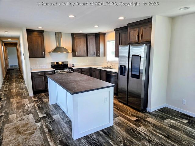 1514 2nd Avenue, Charleston, WV 25387