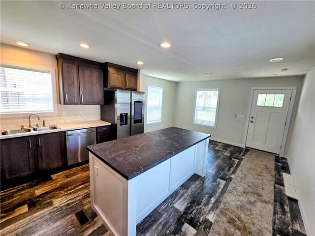 1514 2nd Avenue, Charleston, WV 25387
