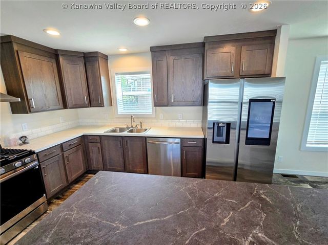1514 2nd Avenue, Charleston, WV 25387