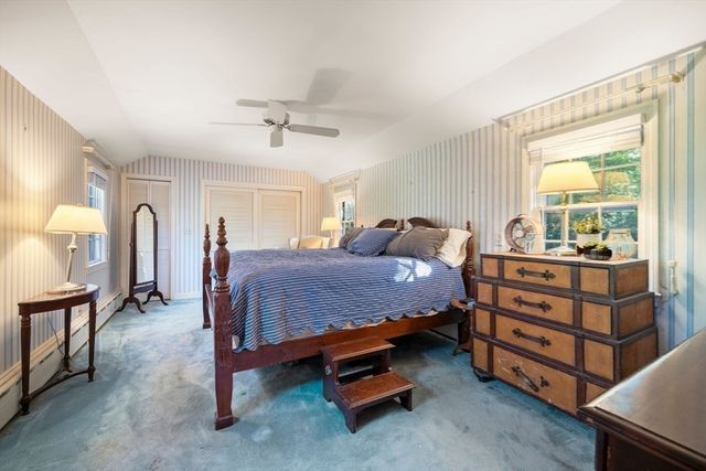 324 Sandwich St, Plymouth, MA 02360