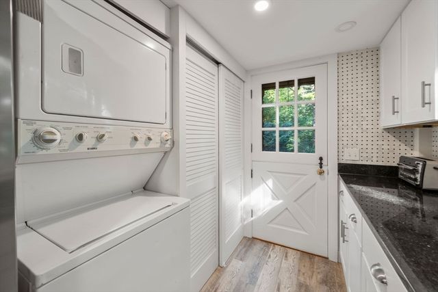 324 Sandwich St, Plymouth, MA 02360