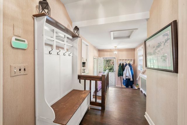 324 Sandwich St, Plymouth, MA 02360